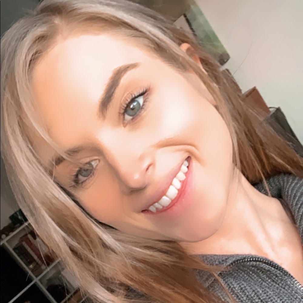 Meet your Posher, Alexandra